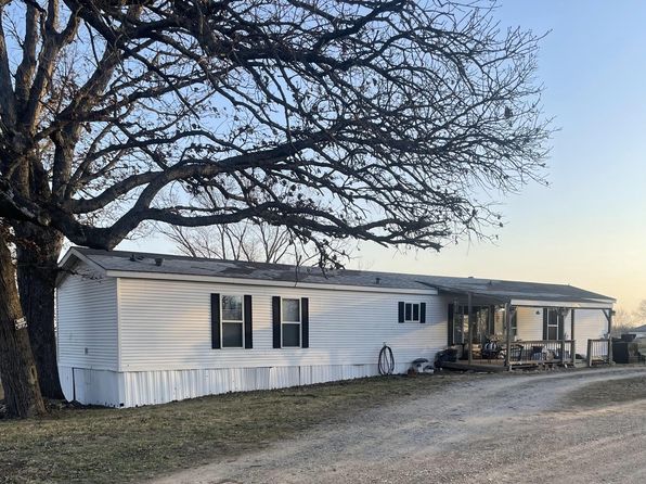 56998 Greenwood Dr, California, MO 65018