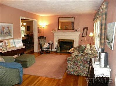 2nd image of 37 Sutton Pl