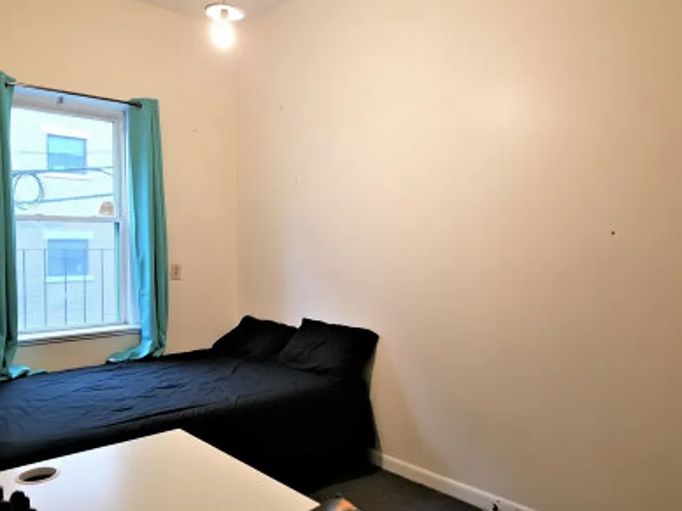 17 Aberdeen St #2 — Photo 9