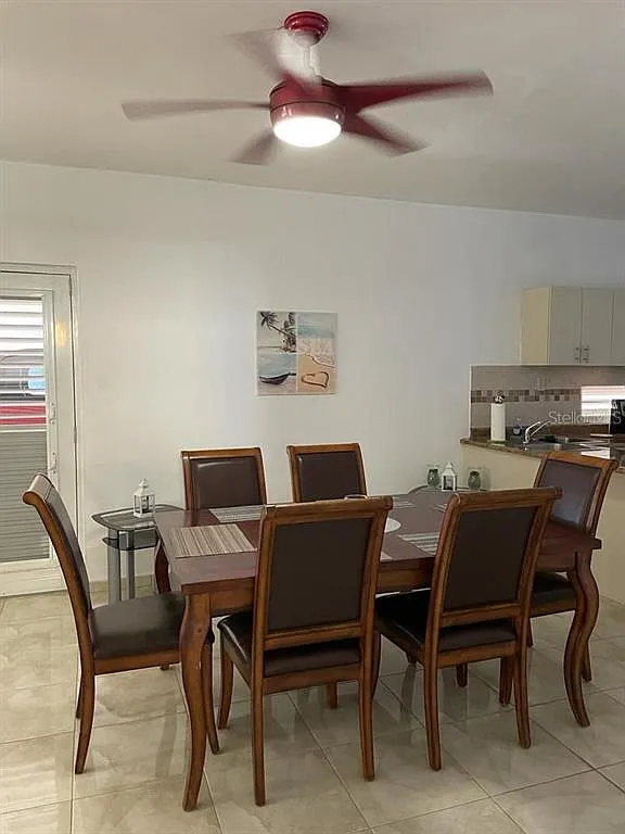 3 bed, 2.0 bath, 2600 sqft, $1,800 — Photo 3