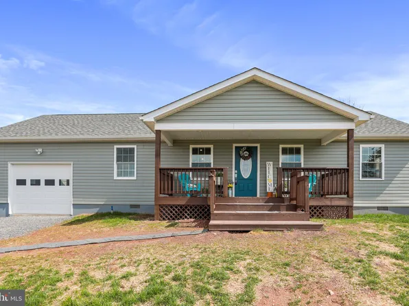 260 Carters Tree Farm Ln, Levels, WV 25431