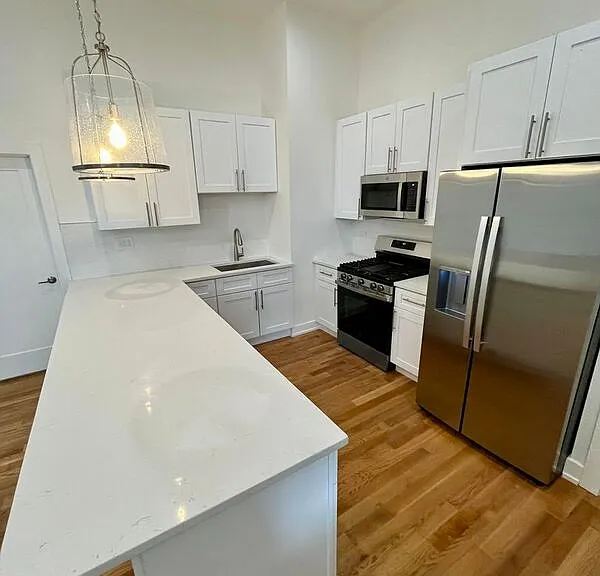 1924 S Throop St #1 — Photo 3