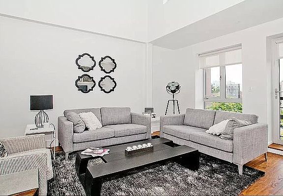 3rd image of 80 Meserole St APT 3H