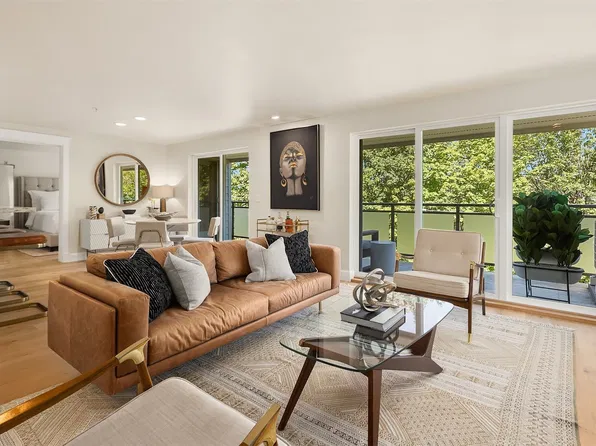 2334 Thorndyke Avenue W #301, Seattle, WA 98199