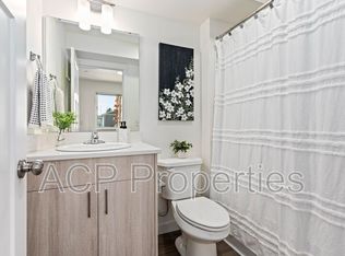 667 E Badger Rd #205, Lynden, WA 98264