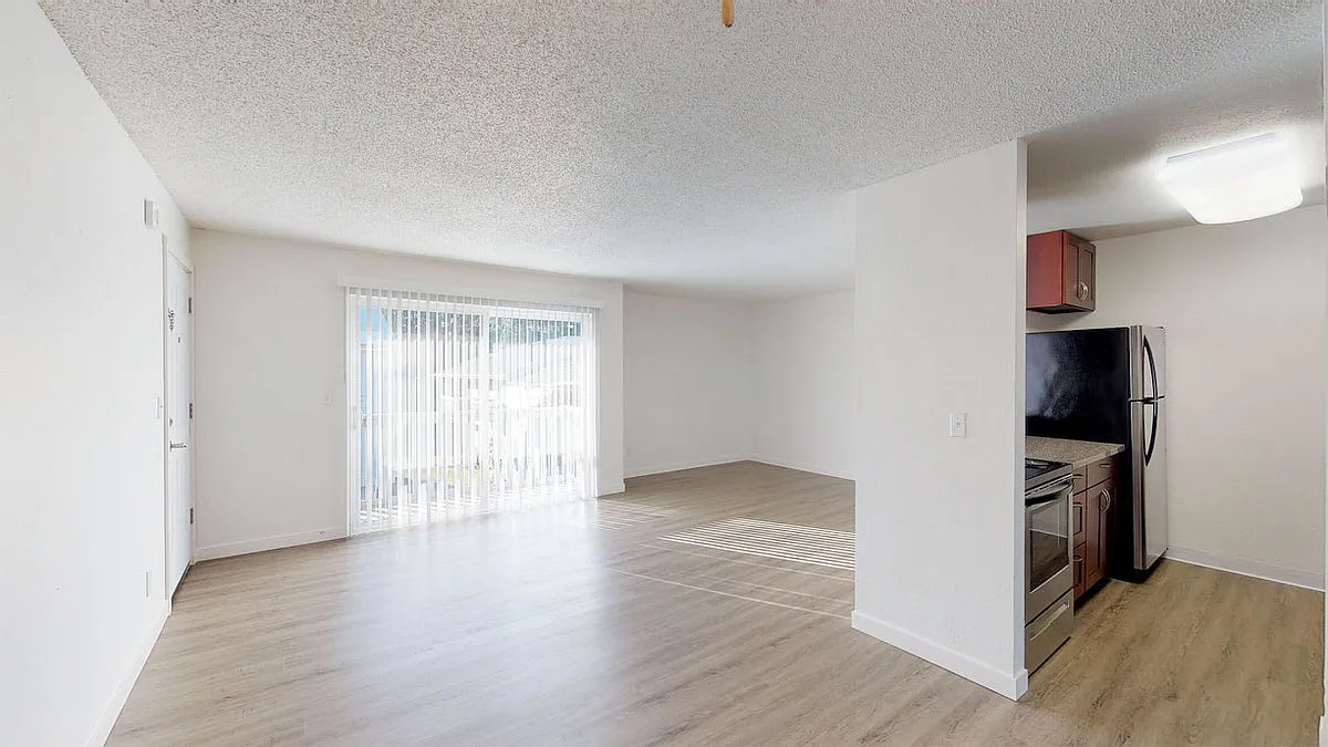 Northern Lights Apartments — Photo 4