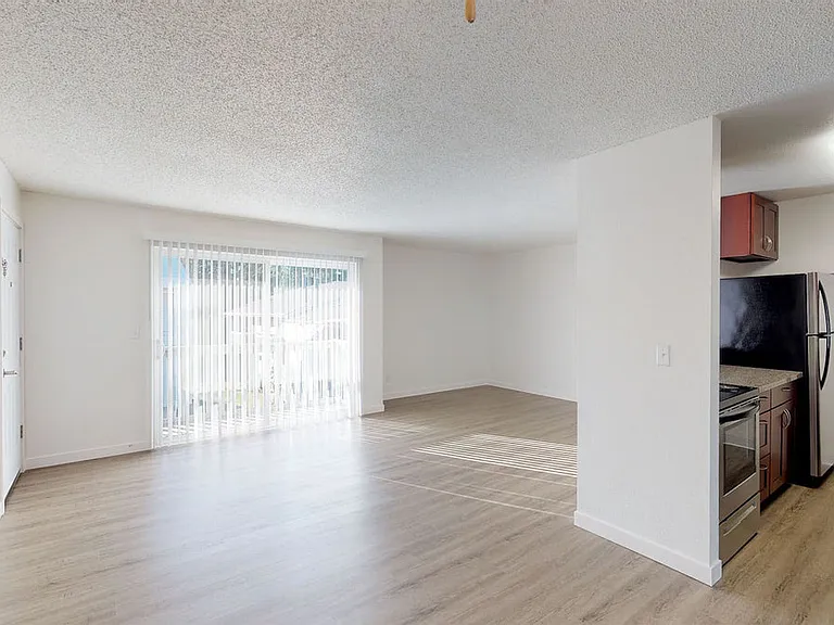 Northern Lights Apartments — Photo 4
