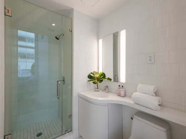524 West 19th Street image 24 of 25