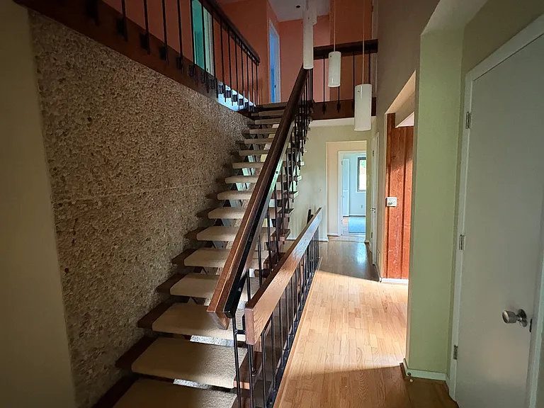 370 E Loveland Ave — Photo 3