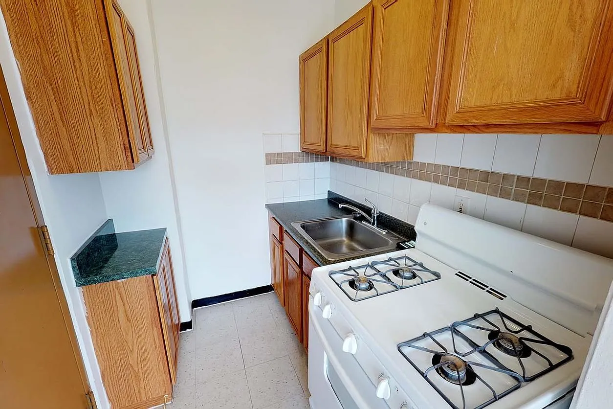 1440 E. 52nd Street — Photo 1