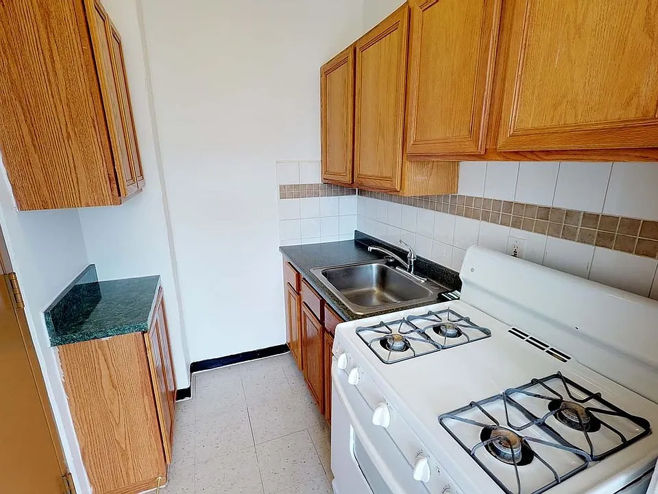 1440 E. 52nd Street