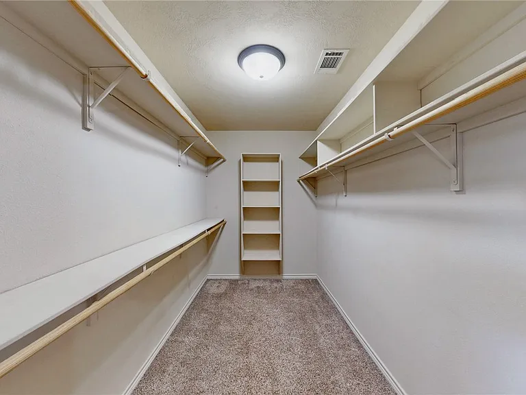 1120 Eagle Ave — Photo 13