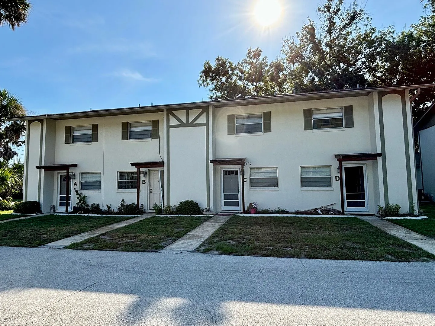 118 Hardin Pl — Photo 1