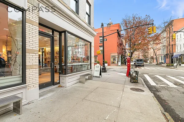 Rented by Compass | media 9