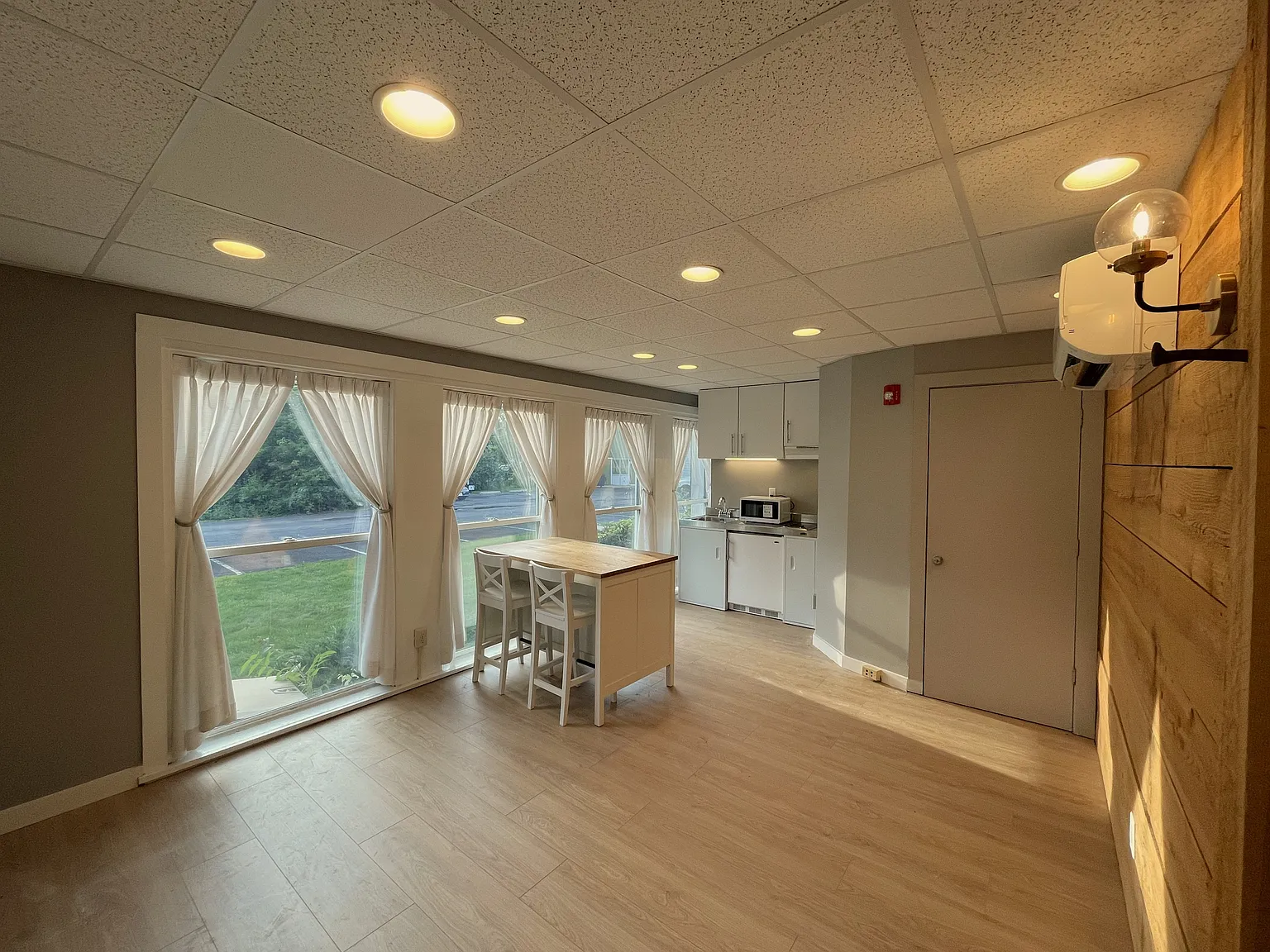 Studio, 400 sqft, $1,095 — Photo 1