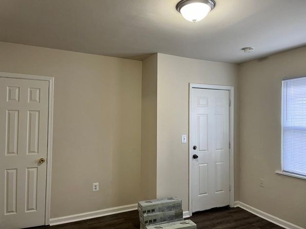 1921 Gallaudet St NE #1