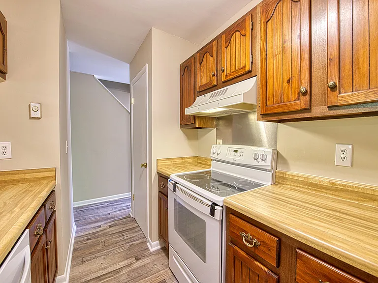 49 Riverside Villa Dr — Photo 25