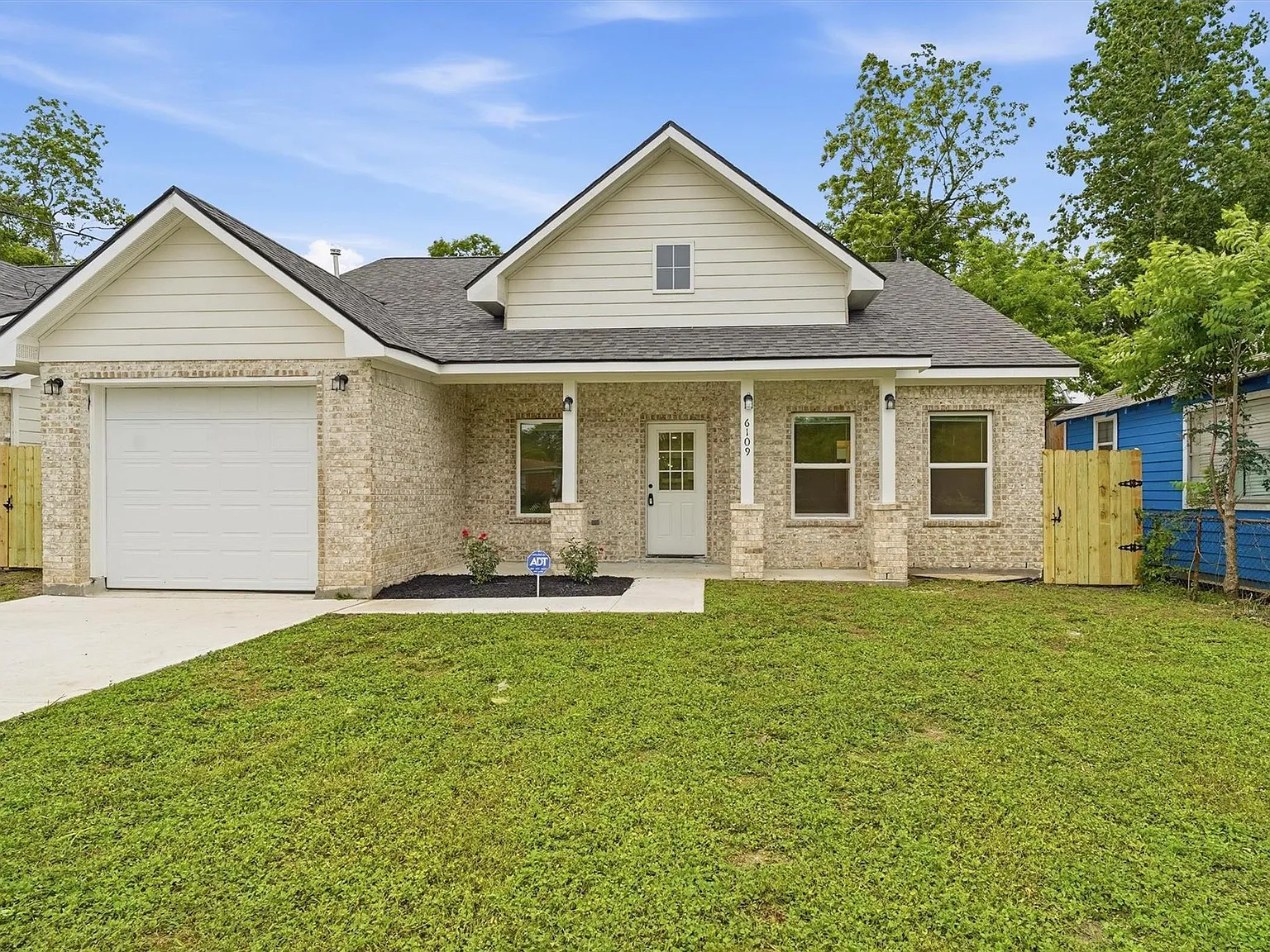 3 bed, 2.0 bath, 1571 sqft, $1,850 — Photo 1