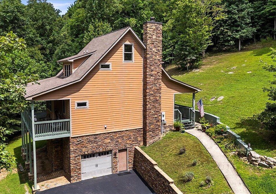 1st image of 678 Deep Woods Dr