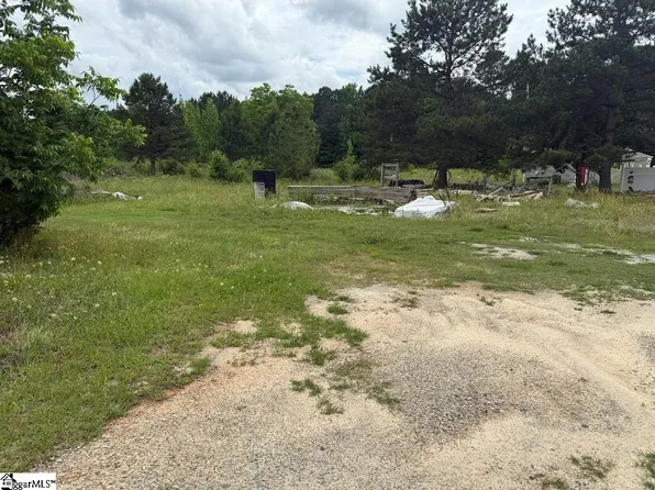 124 Colleton Ln, Clinton, SC 29325