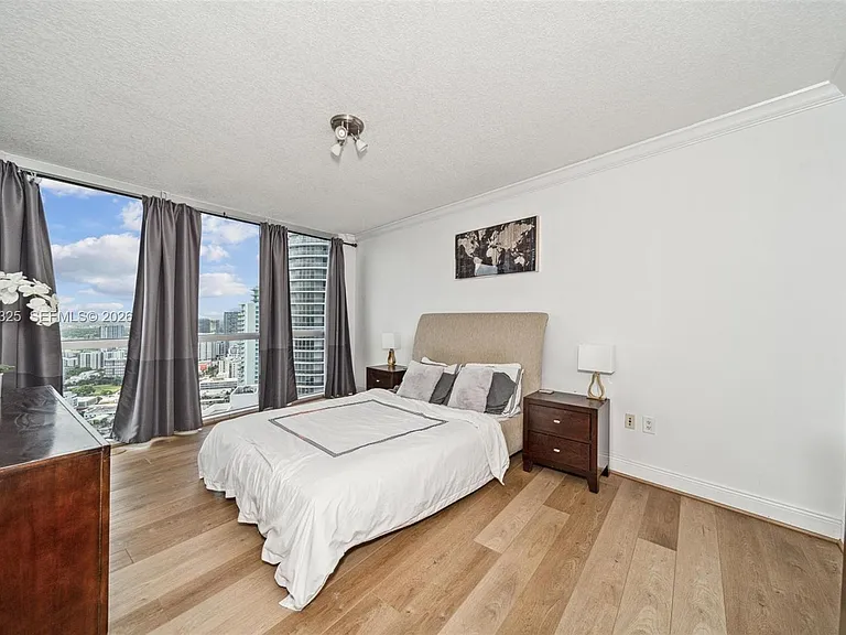 1750 N Bayshore Dr #4315 — Photo 25