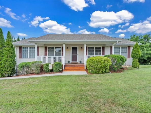 3141 Valley Stream Dr, Roanoke, VA 24014