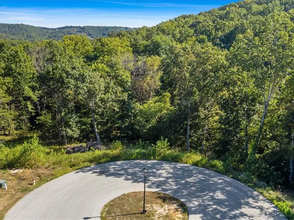 158 Long Oaks Dr, Imperial, MO 63052