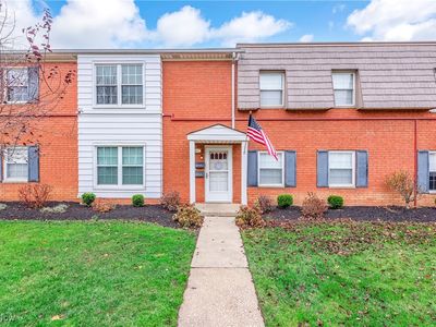 2755 Pease Dr, Rocky River, OH, 44116