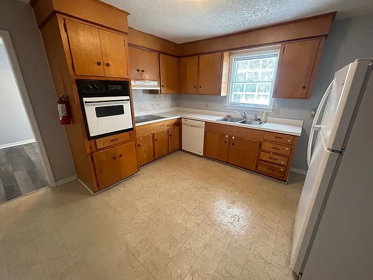 715B Montague Rd — Photo 10