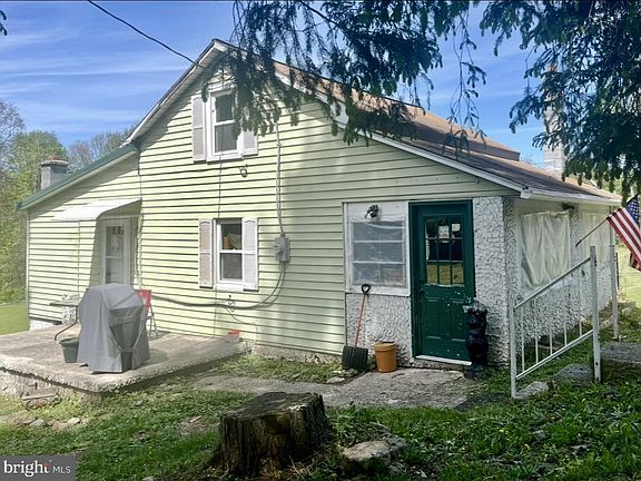 3rd image of 2877 Couchtown Rd