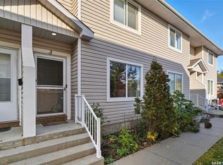 802 K Ave N #3, Saskatoon, SK S7L2N1