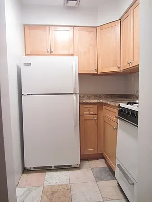 Rented by City Connections Realty | media 10