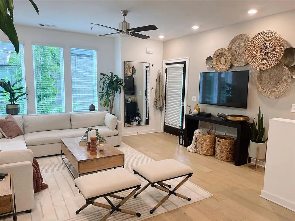 2 bed, 2.0 bath, 1718 sqft, $2,900 — Photo 4