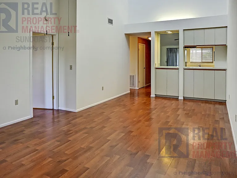 251 Fenwick Dr #14 — Photo 3