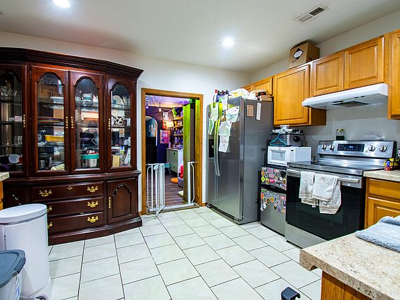 4th image of 3021 W Olive Street