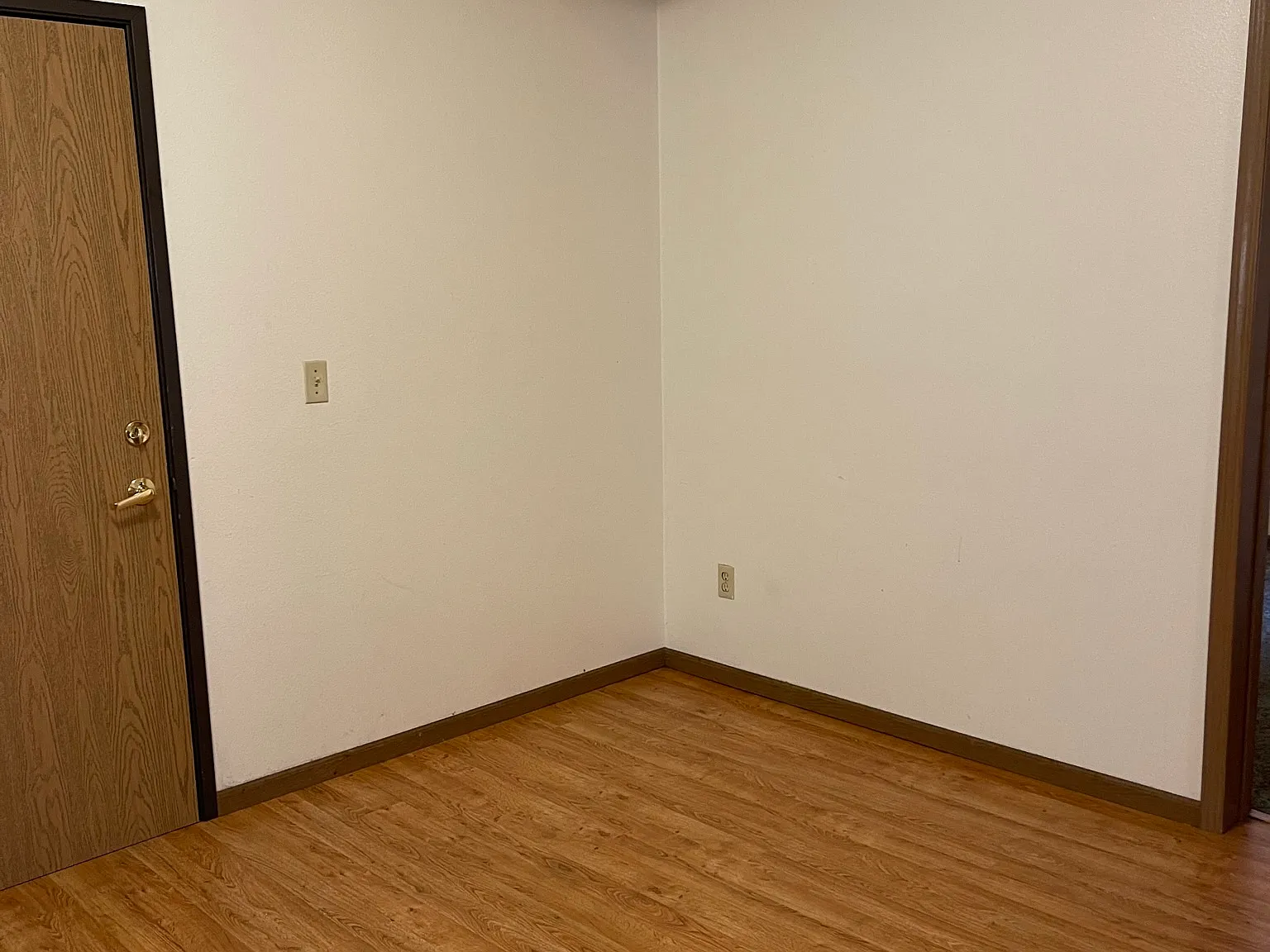 5 bed, 1350 sqft, $2,966 — Photo 4