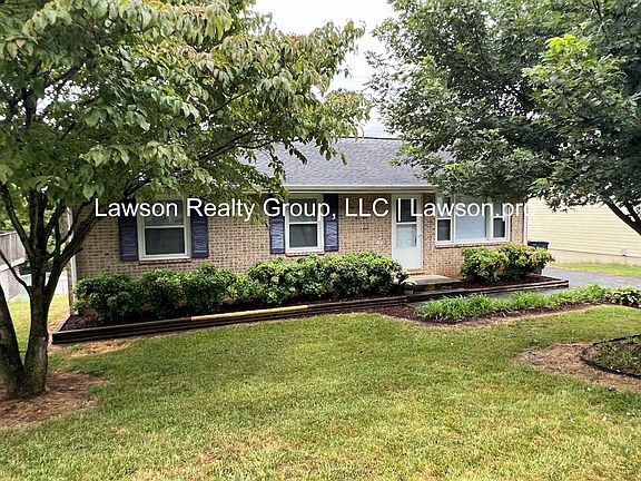 3rd image of 4764 Long Acre Dr NE