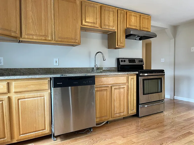 51 Intervale Ave #2 — Photo 11