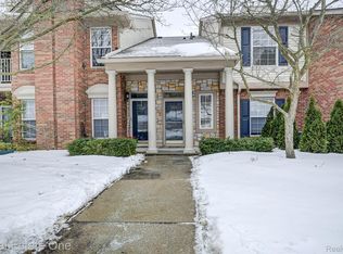 3578 Oakmonte Blvd #96, Rochester, MI 48306