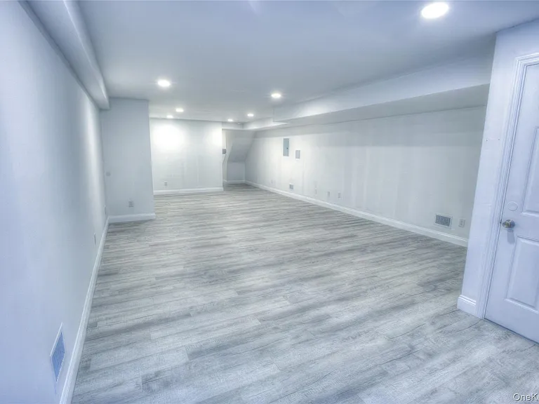 12 Yennicock Ave — Photo 25