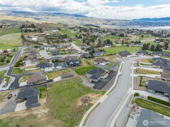 870 Autumn Crest Drive, Wenatchee, WA 98801