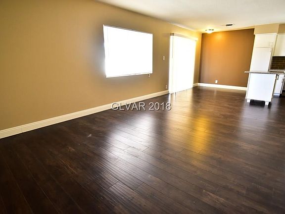 5th image of 4676 Sun Valley Dr
