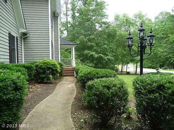 2nd image of 7010 Bloomsbury Ln