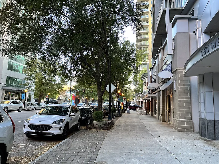 950 W Peachtree St #813 — Photo 19
