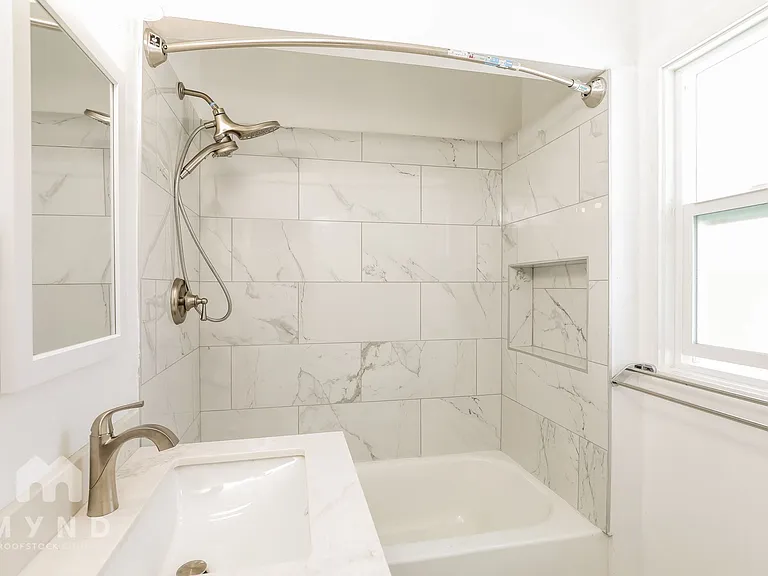 848 Erie St #4 — Photo 17