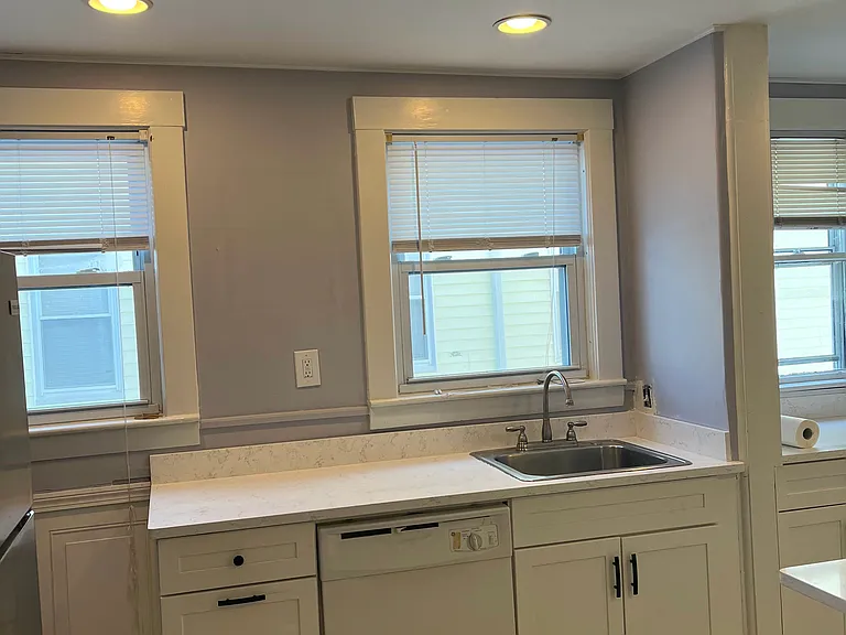 37 Irma Ave — Photo 4