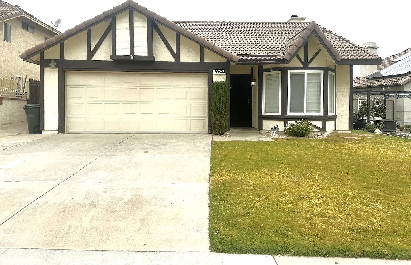 11968 Maple Leaf Ln Fontana 92337 (4 Bed / 2 Bath) — Photo 1