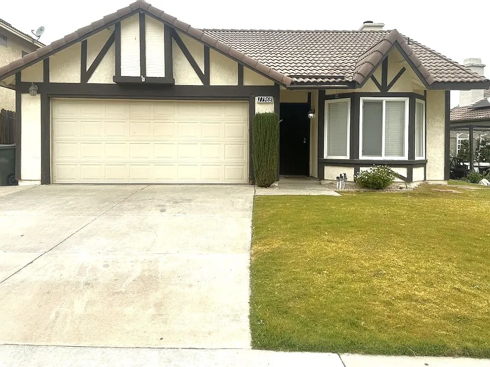 11968 Maple Leaf Ln