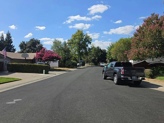 4th image of 2216 Trails Ct