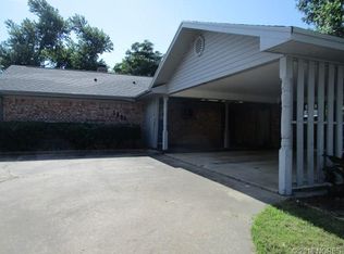 1604 S 5th St, McAlester, OK 74501